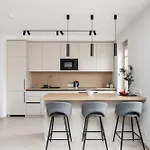 Location I Free Garage Parking & Easy Checkin I Cohost Apartman *