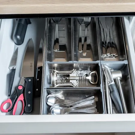 Апартаменты Location I Private Garage Parking & Easy Checkin I Cohost