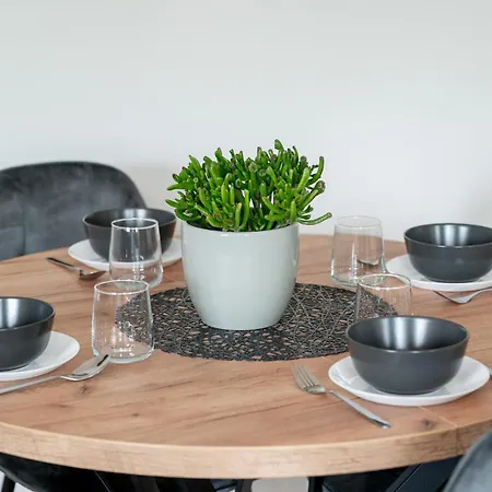 Location I Private Garage Parking & Easy Checkin I Cohost *