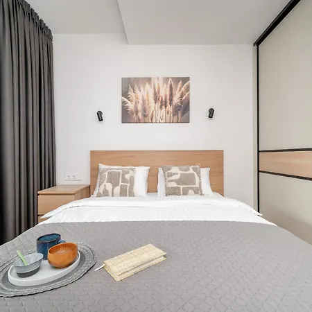 Location I Private Garage Parking & Easy Checkin I Cohost Апартаменты