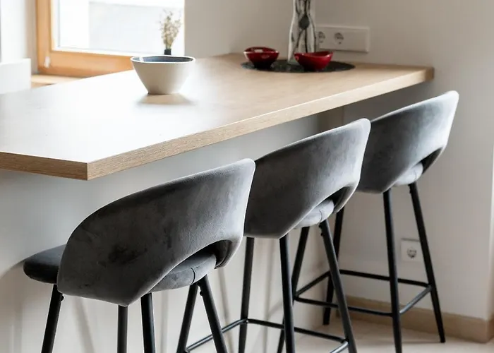 Location I Free Garage Parking & Easy Checkin I Cohost *