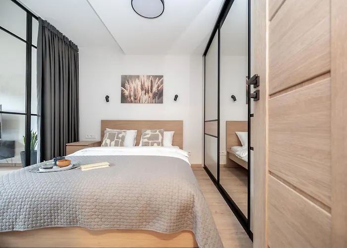 Apartman Location I Private Garage Parking & Easy Checkin I Cohost *