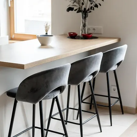 Location I Private Garage Parking & Easy Checkin I Cohost *