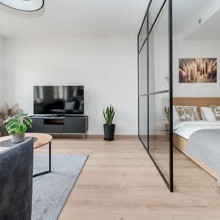 Location I Private Garage Parking & Easy Checkin I Cohost 维尔纽斯