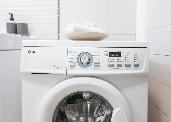 Апартаменти Location I Free Garage Parking & Easy Checkin I Cohost *