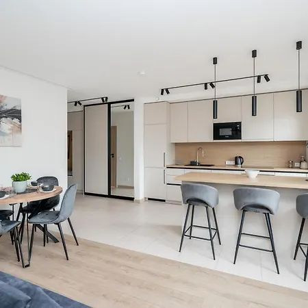 Appartement Location I Private Garage Parking & Easy Checkin I Cohost